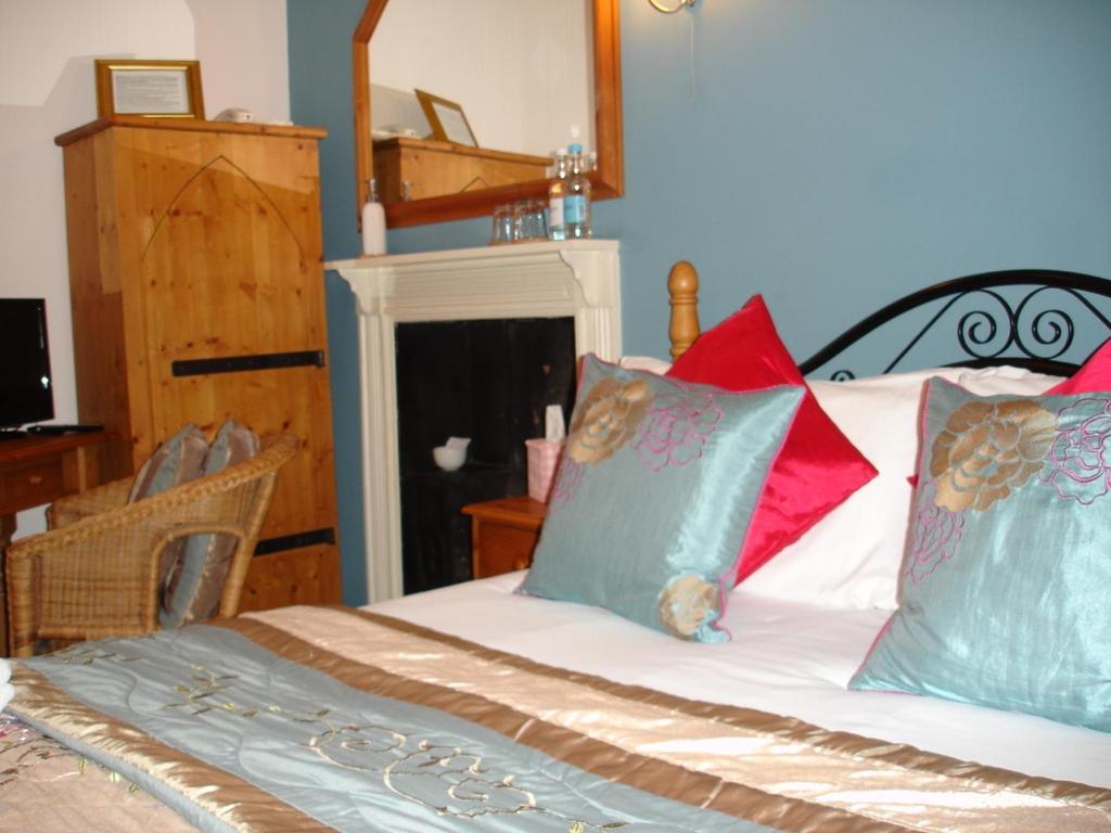 The Tollgate Inn Bradford-On-Avon Room photo