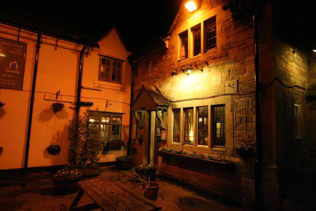 The Tollgate Inn Bradford-On-Avon Exterior photo